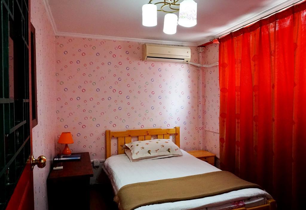 Red Lantern House Hostel Beijing Room photo