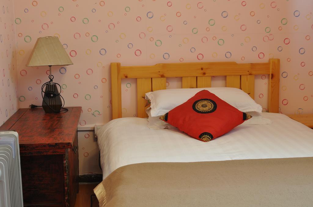 Red Lantern House Hostel Beijing Room photo