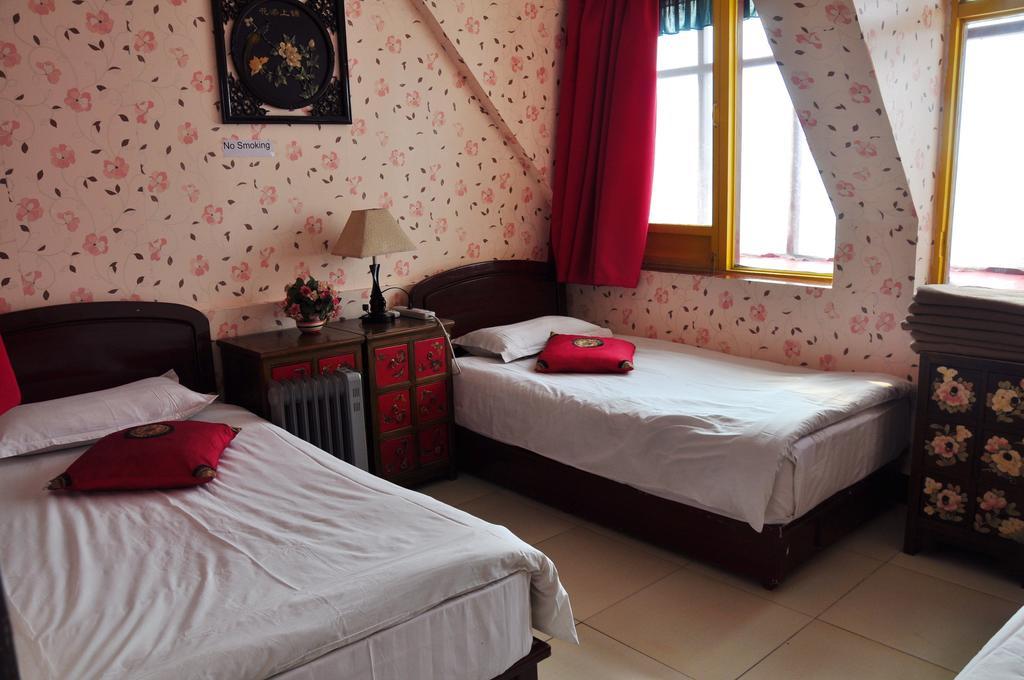 Red Lantern House Hostel Beijing Room photo