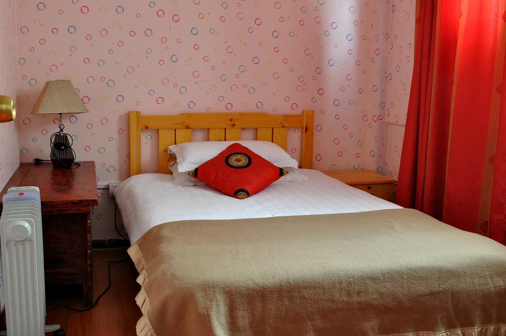 Red Lantern House Hostel Beijing Room photo