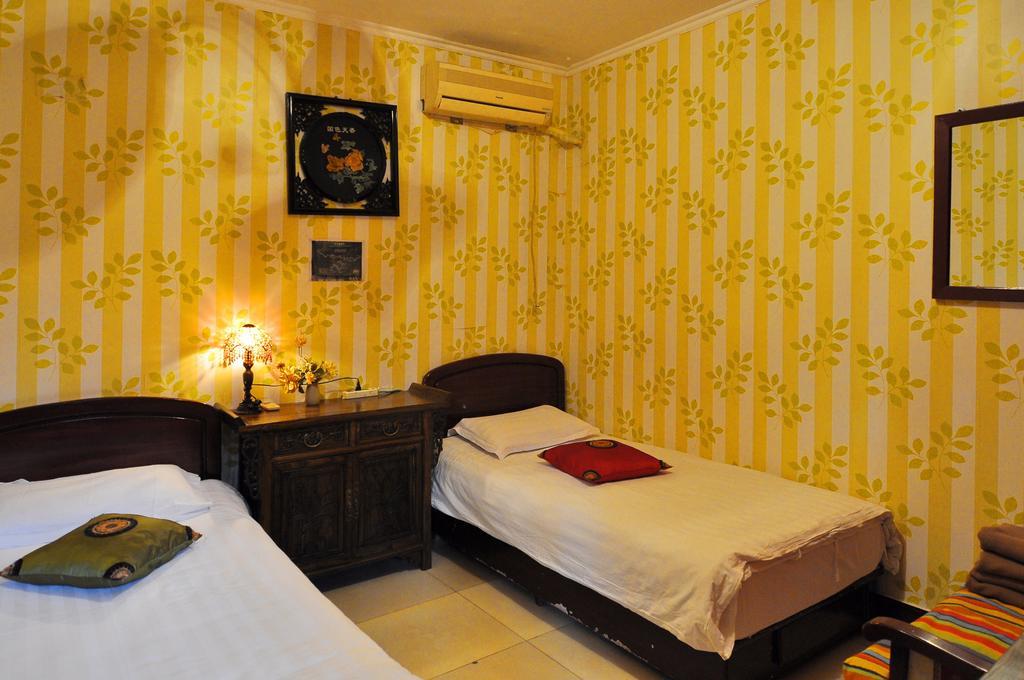 Red Lantern House Hostel Beijing Room photo